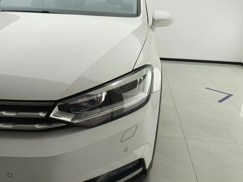 Volkswagen Touran 2021 immagine di auto #4