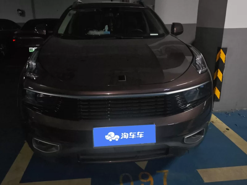 Lynk & Co 01 2018 car image #4