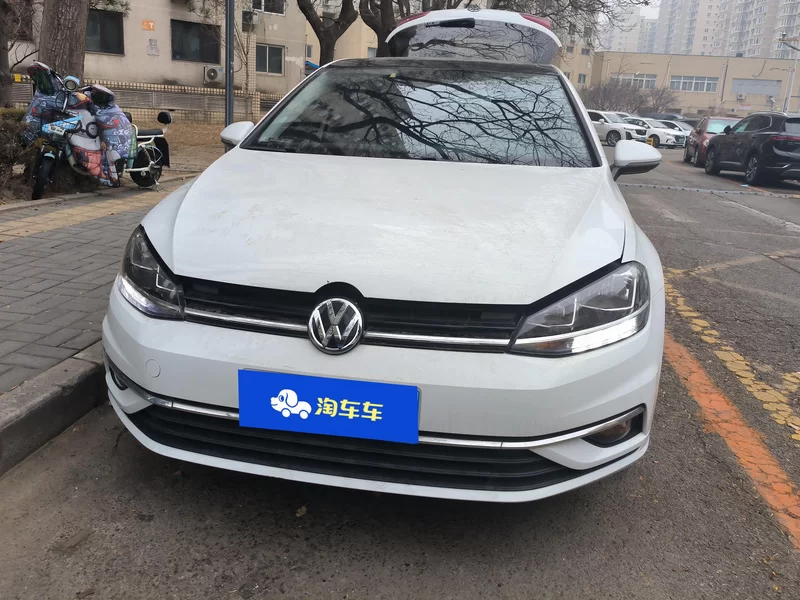 Volkswagen Golf 2020 car image #4