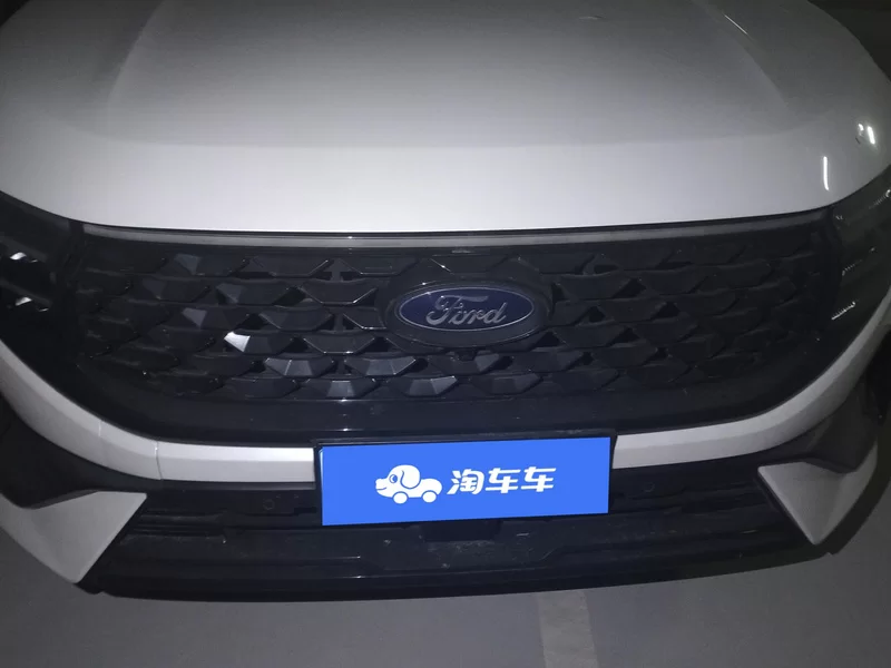 Ford Edge 2023 صورة سيارة #4