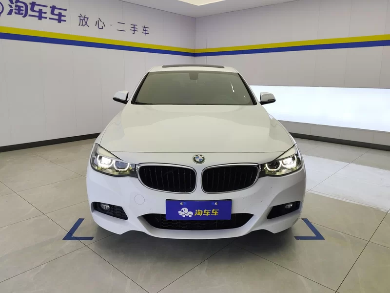 BMW 3 Series GT 2018 immagine di auto #4