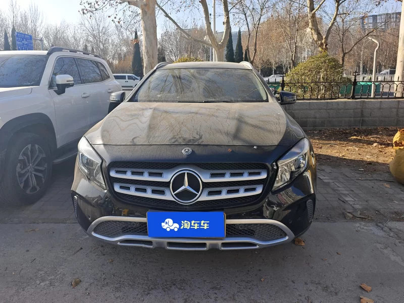 Mercedes-Benz GLA Class 2018 car image #4