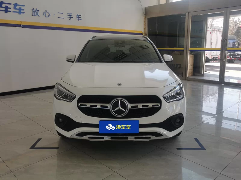 Mercedes-Benz GLA Class 2023 imagen de coche #4