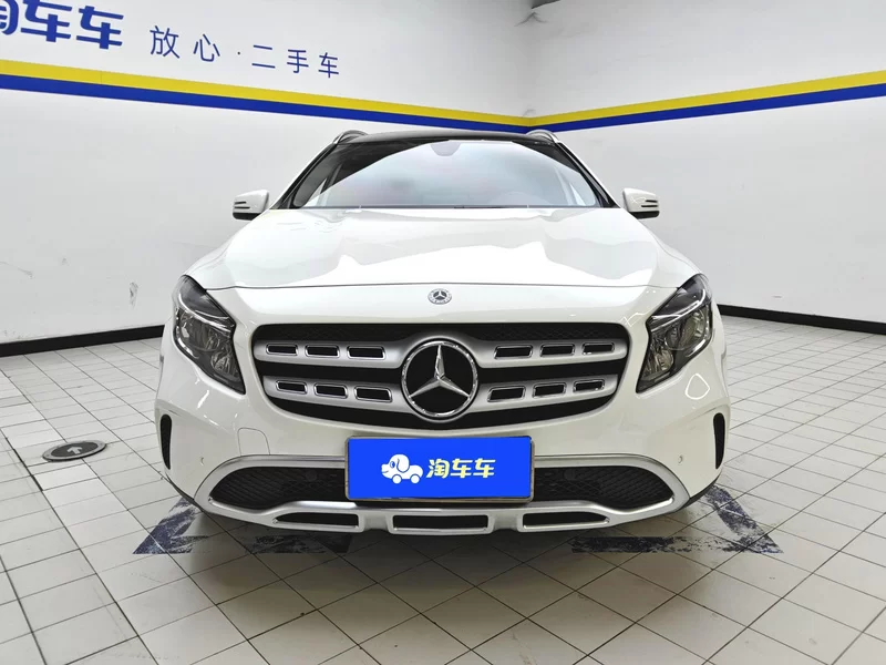 Mercedes-Benz GLA Class 2018 car image #4