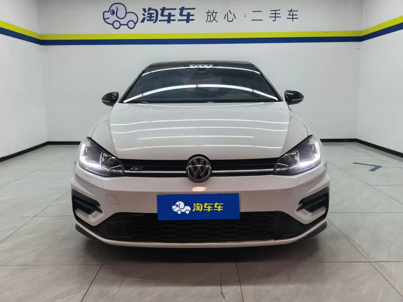 Volkswagen Golf 2020 car image #4