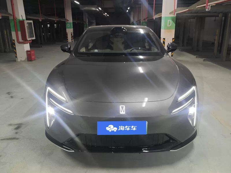 Avatr 06 2025 car image #4