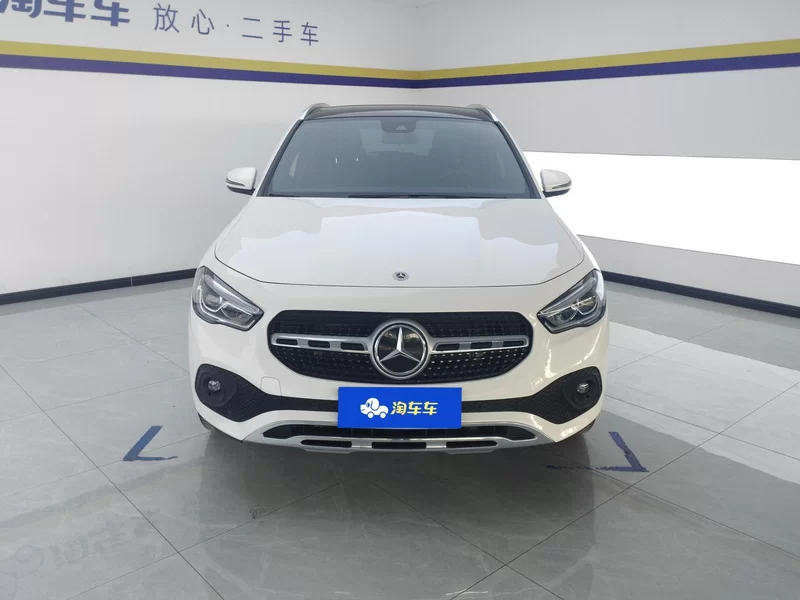 Mercedes-Benz GLA Class 2023 car image #4
