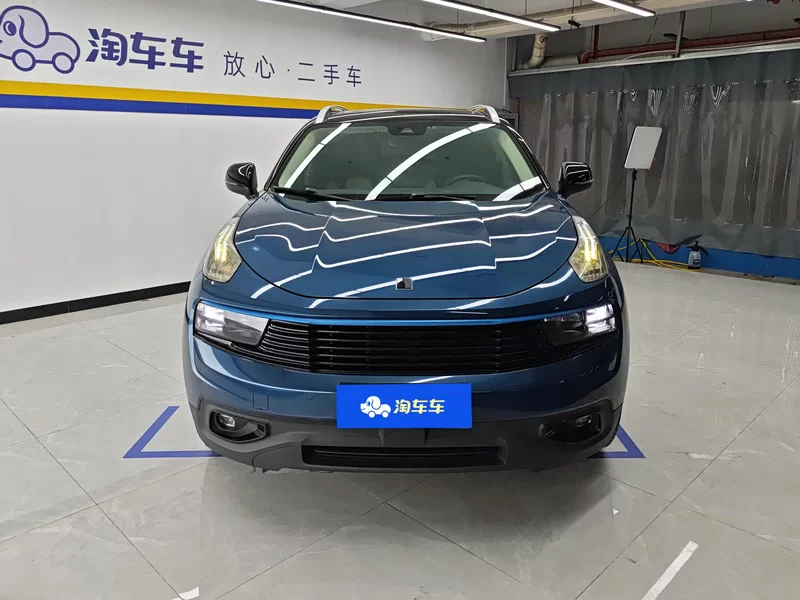 Lynk & Co 01 2018 #4 Lynk & Co 01 2018 car image #4
