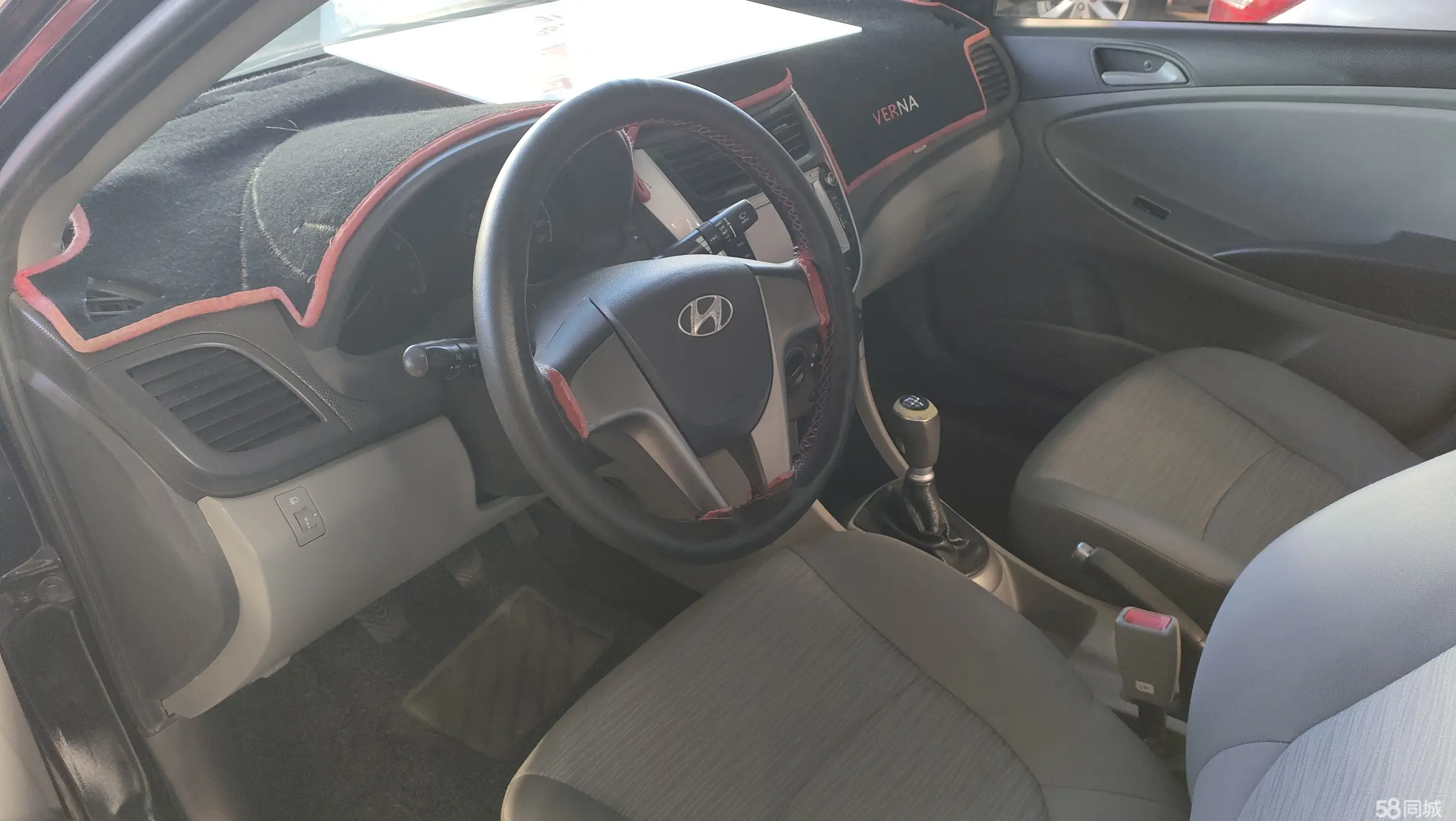 Hyundai Reina Hatchback 2014 immagine di auto #4