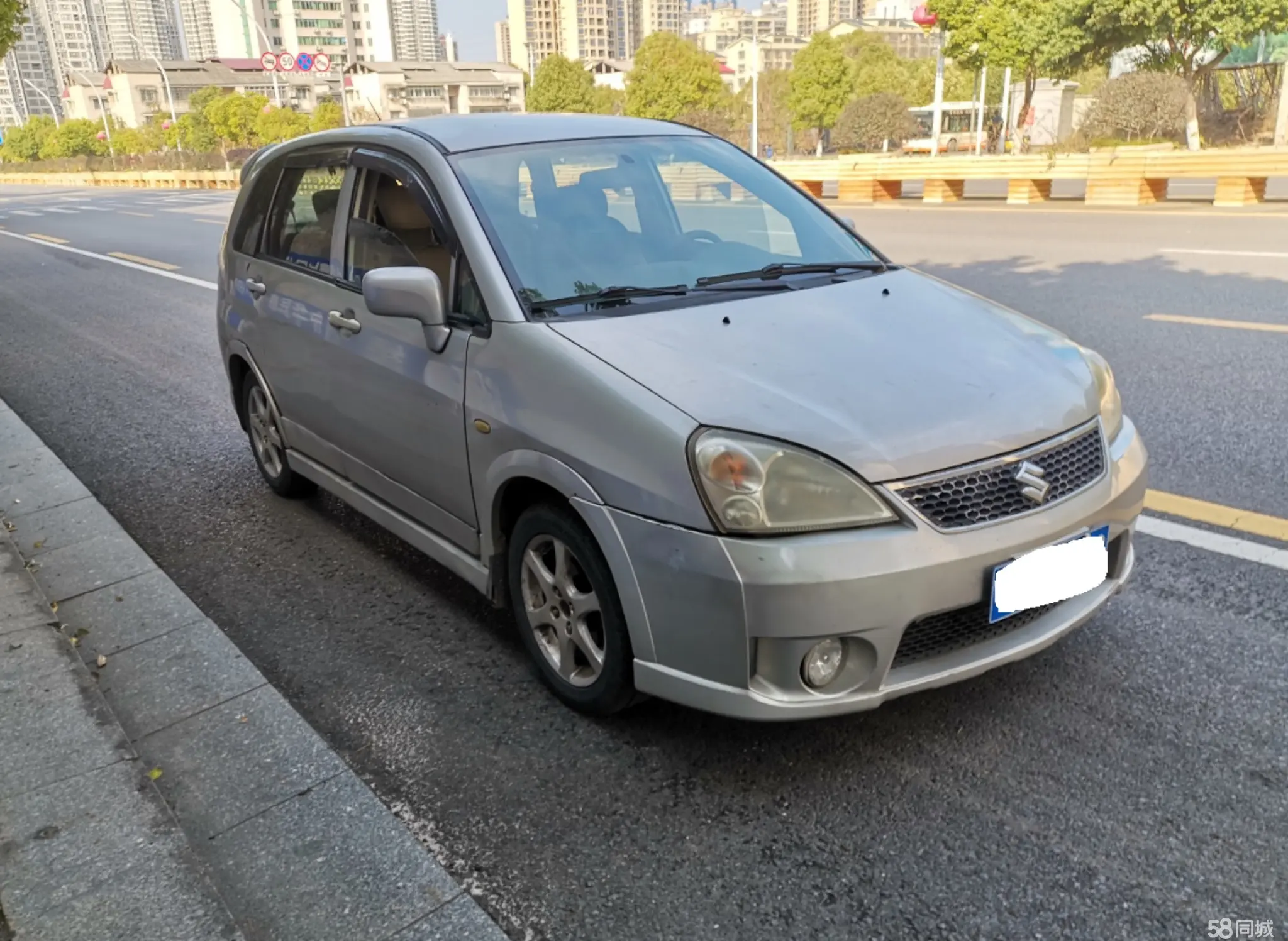Suzuki Liana 2012 image de voiture #4