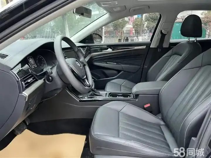 Volkswagen Passat 2019 car image #4