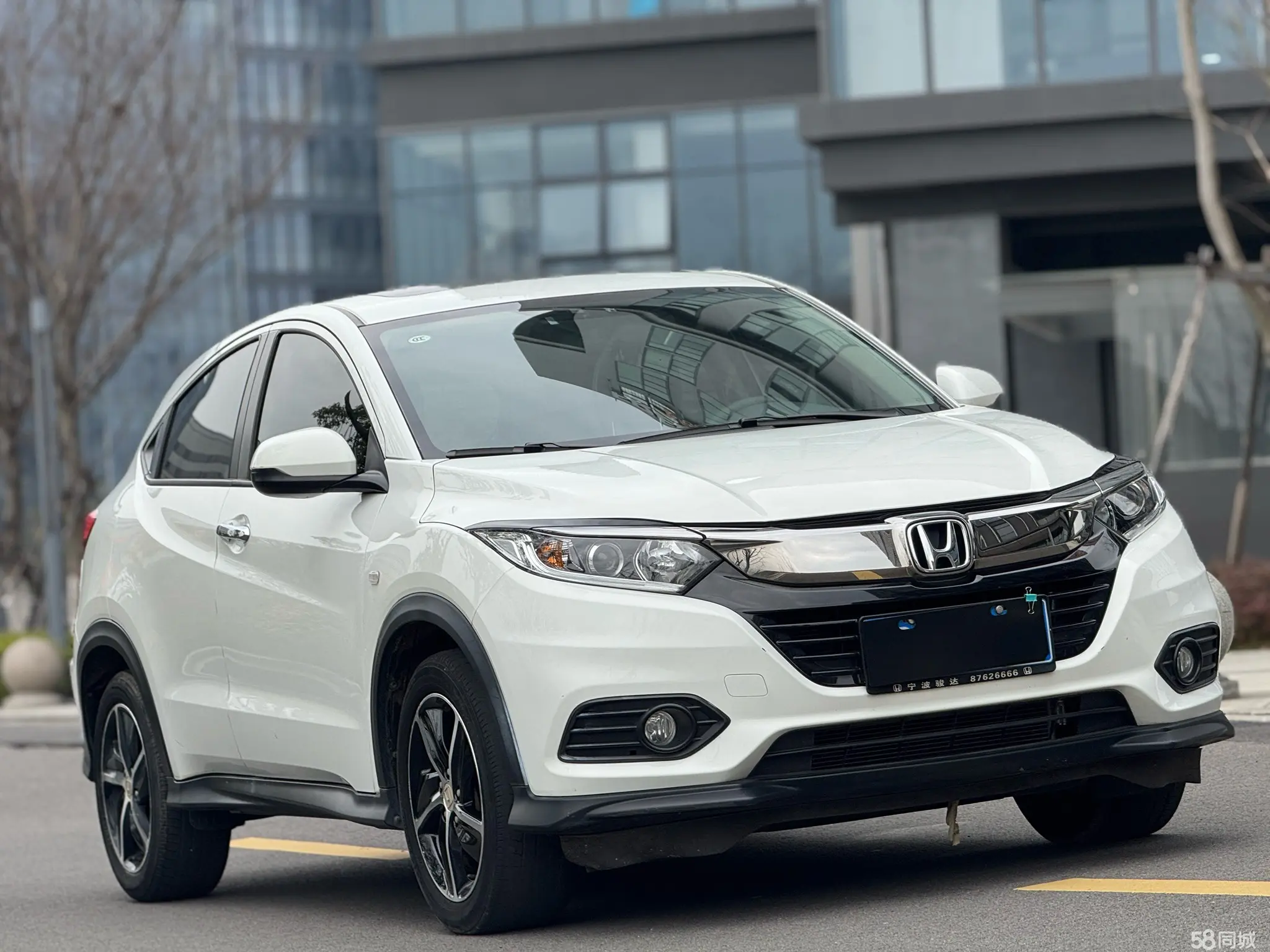 Honda VEZEL 2020 car image #4