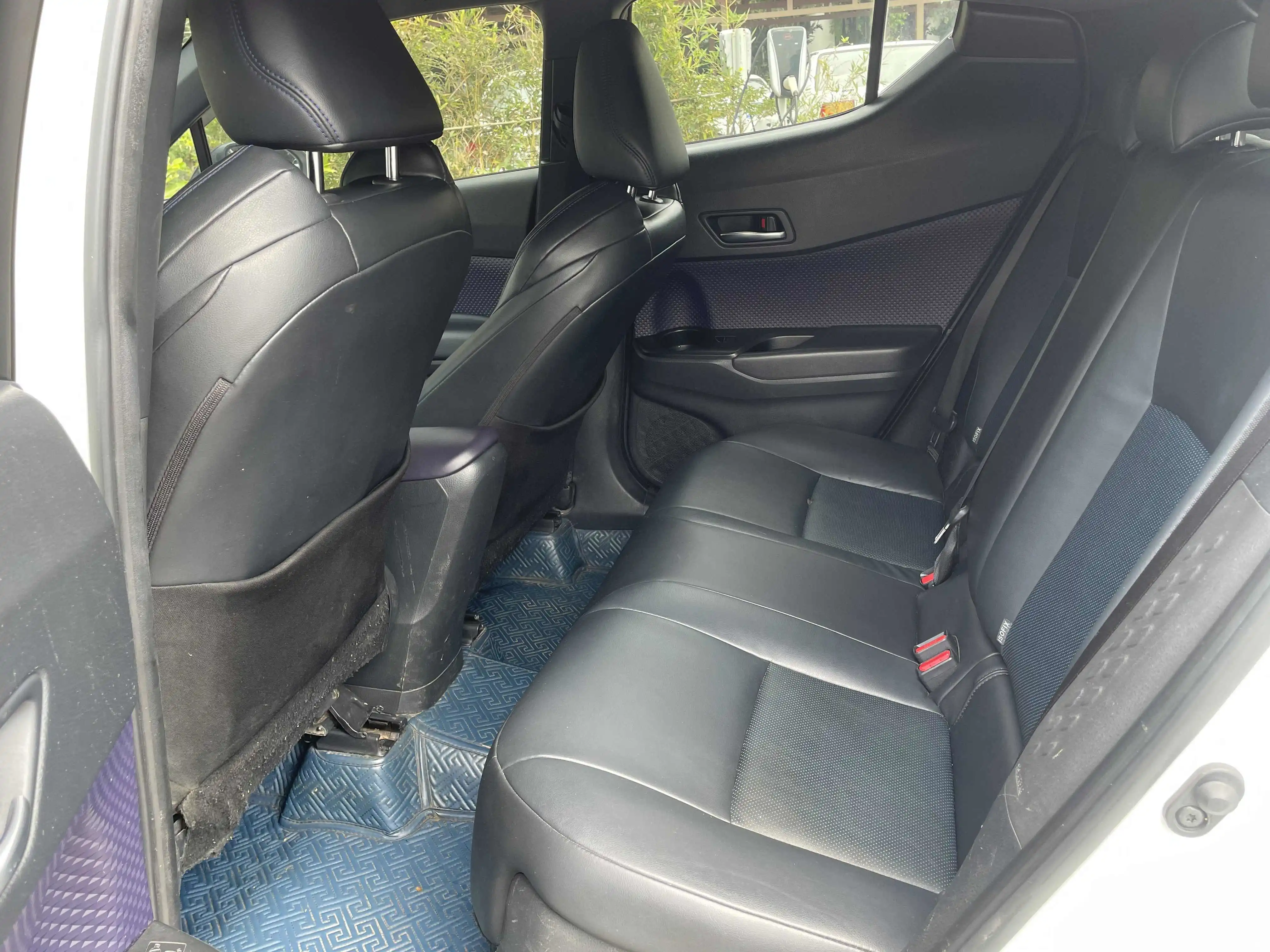 Toyota C-HR 2020 car image #4