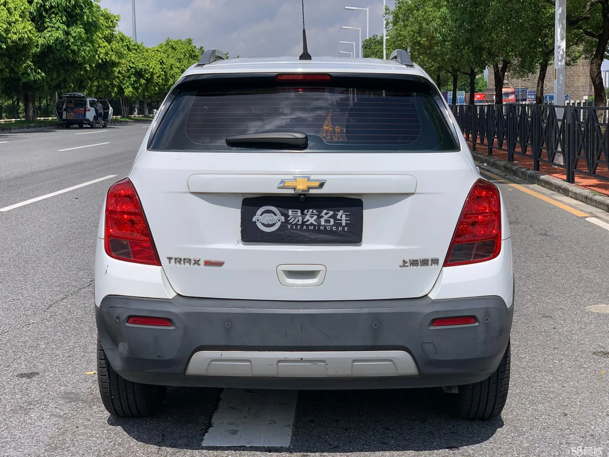 Chevrolet Tracker 2015 #4 Chevrolet Tracker 2015 car image #4