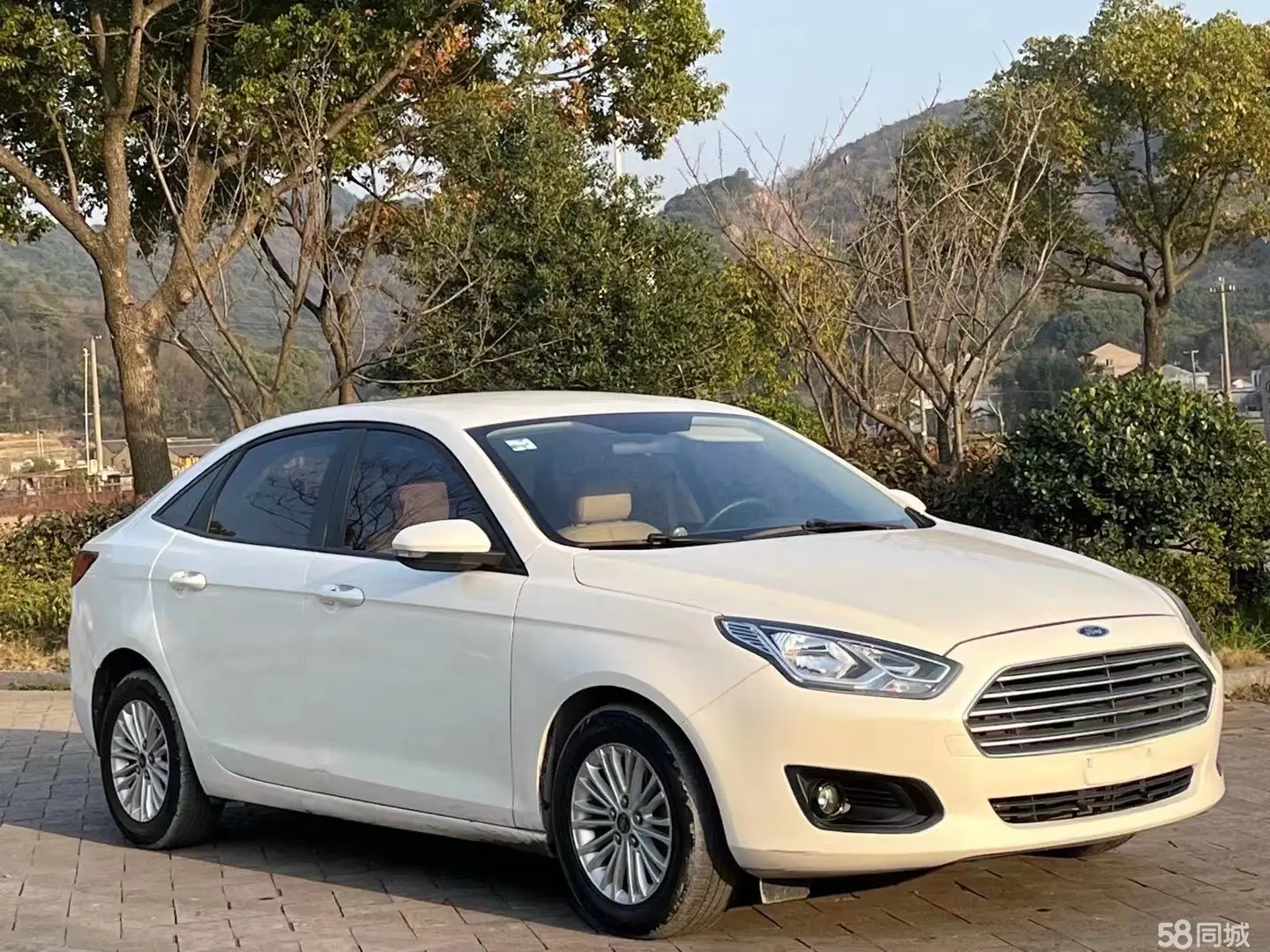 Ford Escort 2016 #4 Ford Escort 2016 car image #4