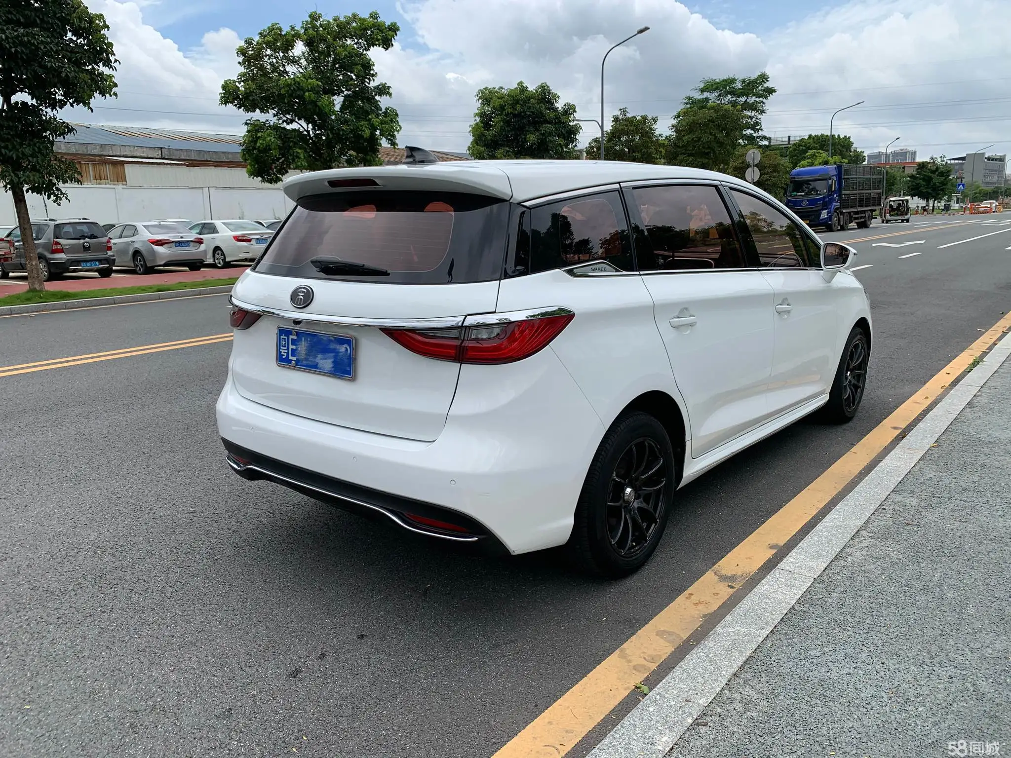 BYD Song MAX 2018 car image #4