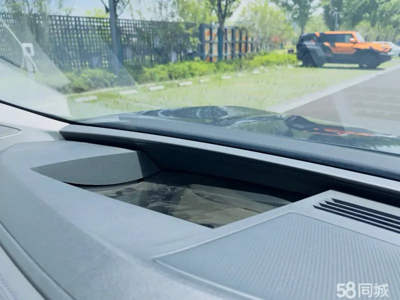 Volkswagen ID.6 X 2021 car image #4