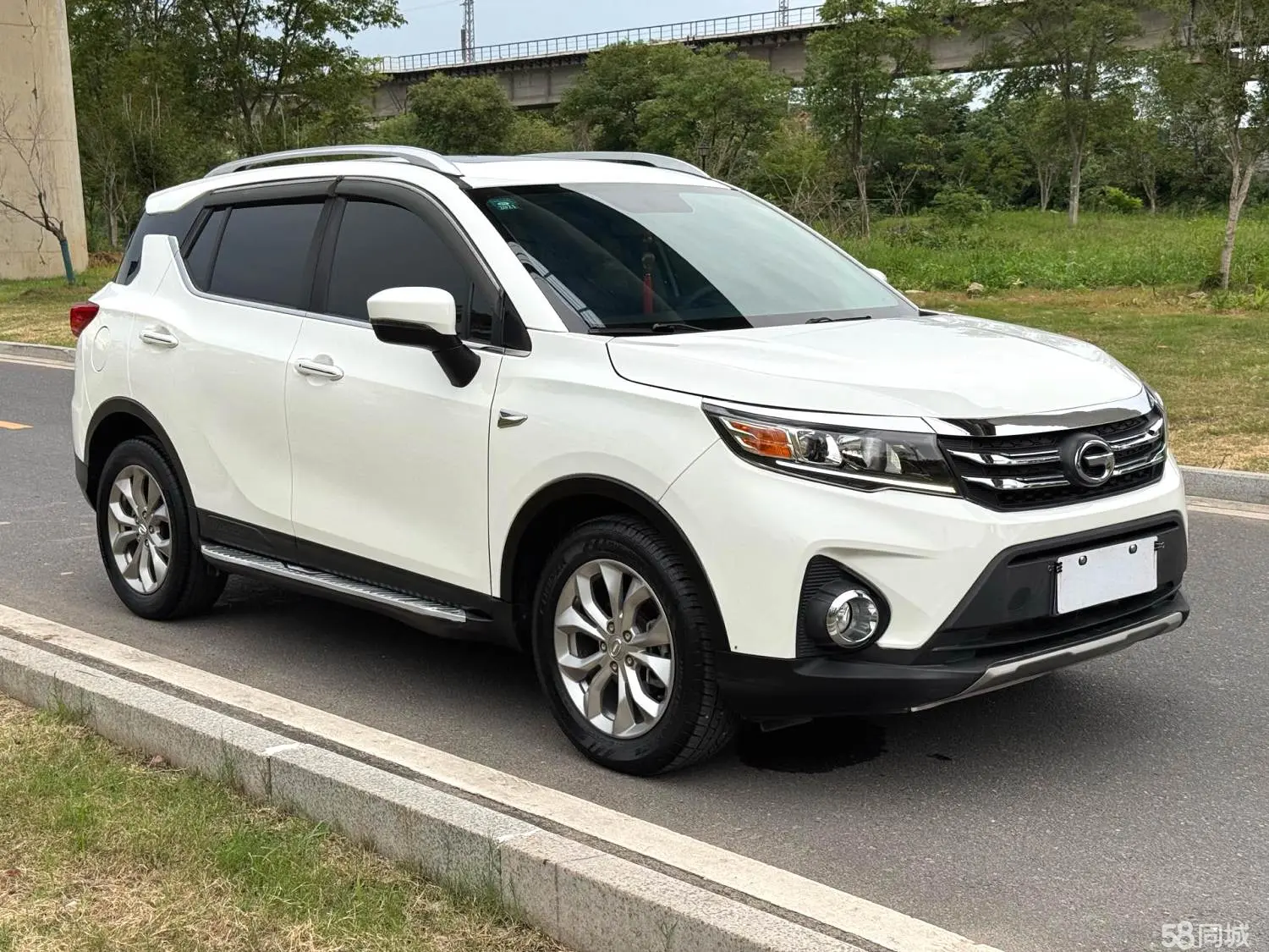 GAC Trumpchi GS3 2017 #4 GAC Trumpchi GS3 2017 car image #4