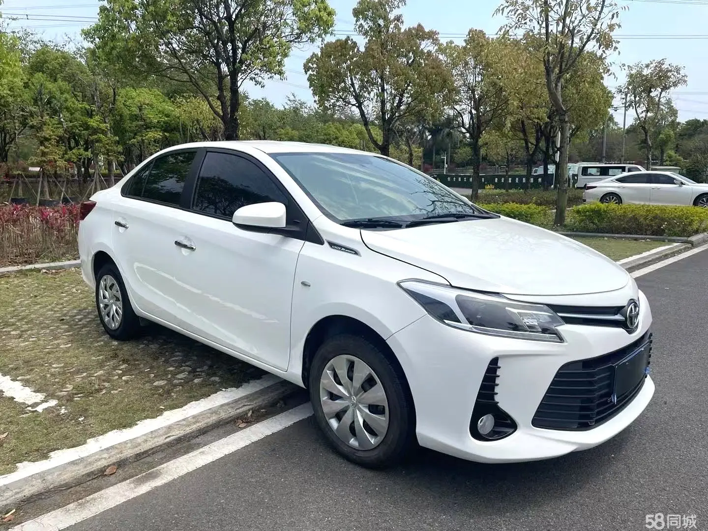 Toyota Vios FS 2023 immagine di auto #4