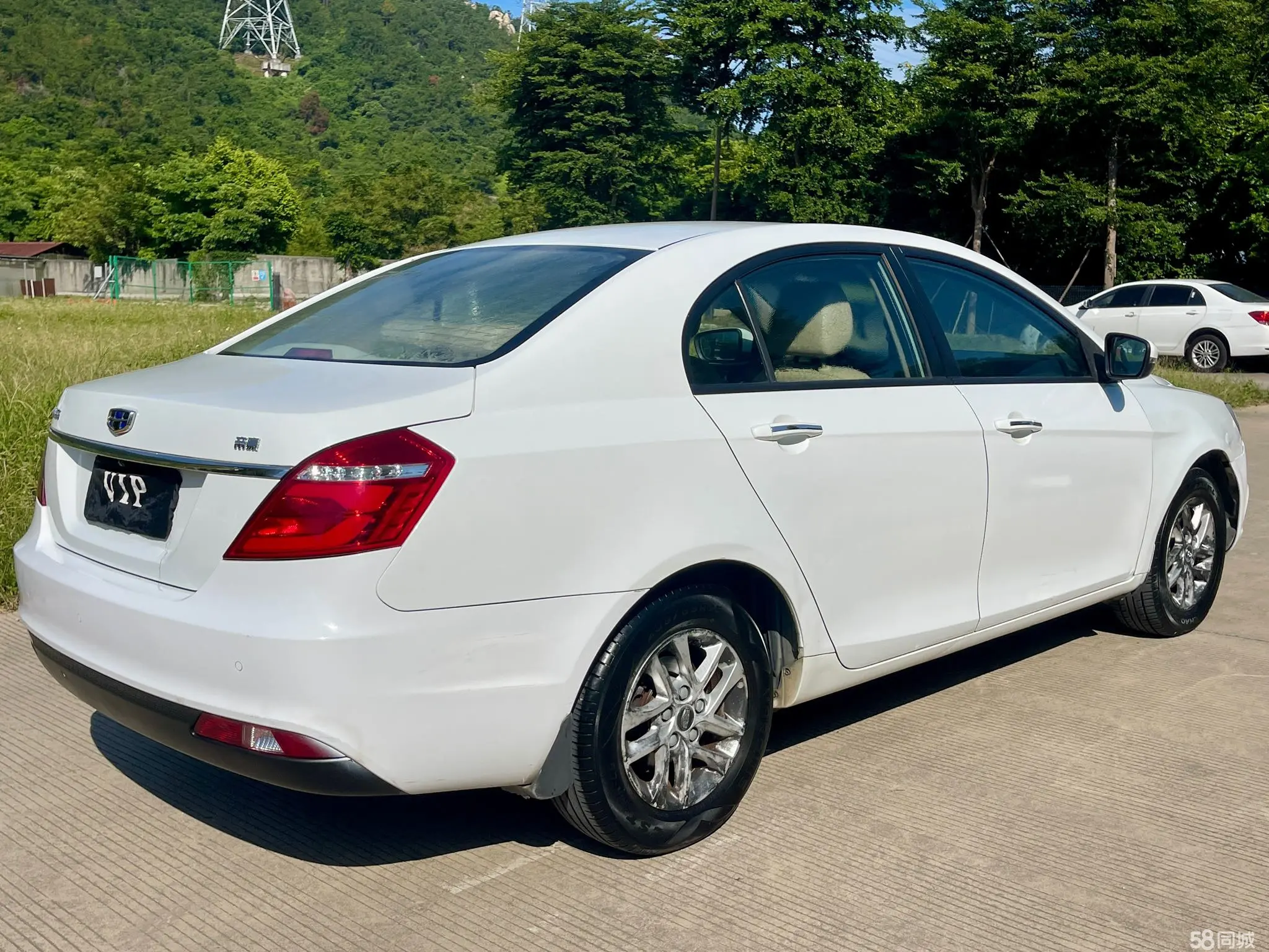 GEELY Emgrand 2016 #4 GEELY Emgrand 2016 car image #4