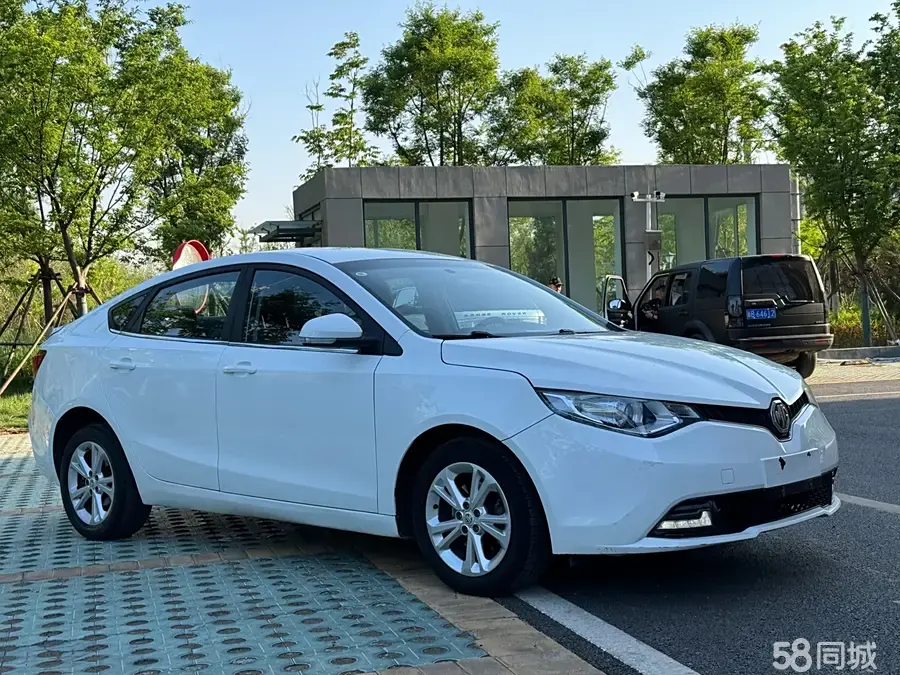 MG GT 2014 car image #4