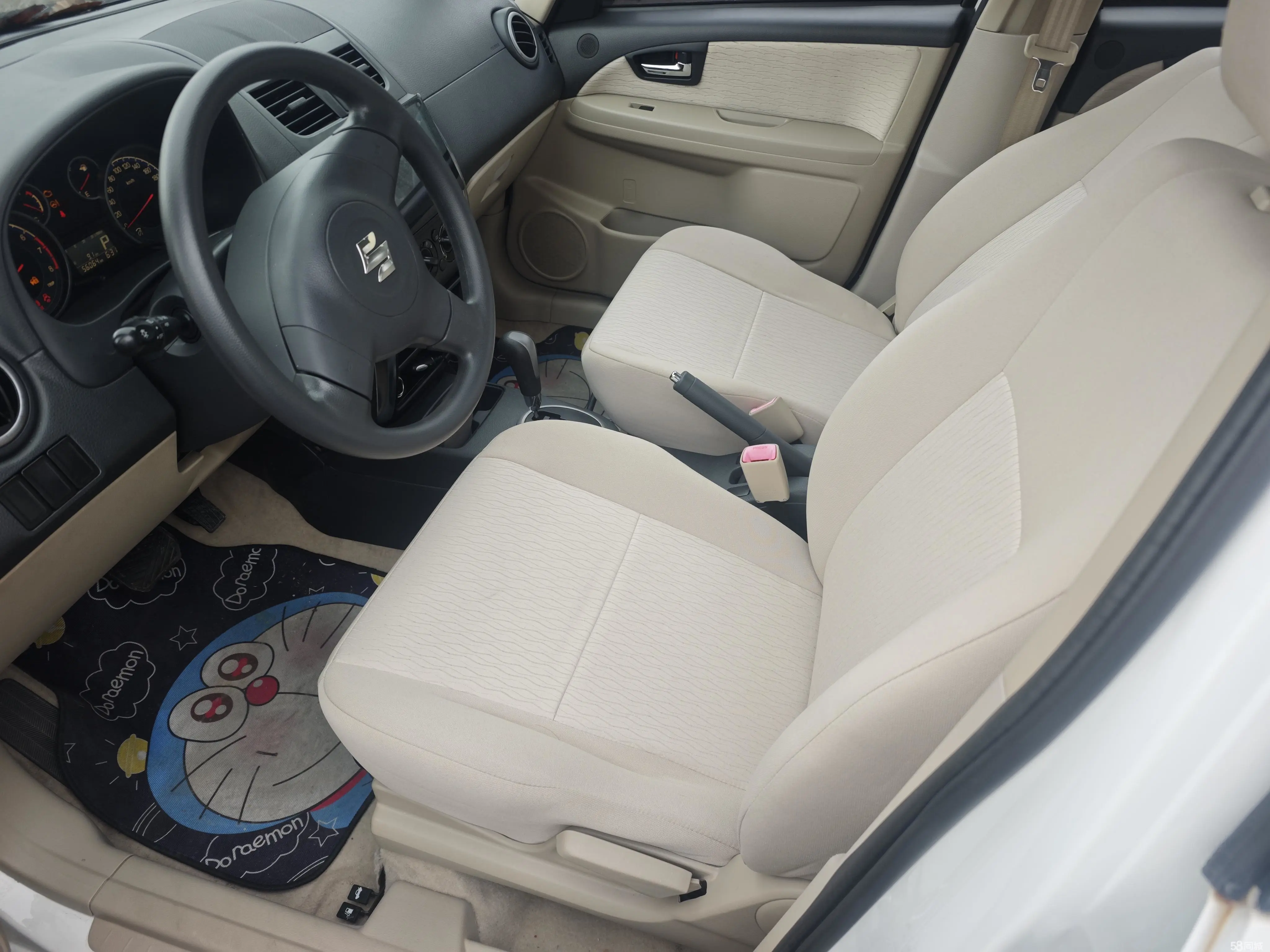 Suzuki SX4 Sedan 2012 imagem de carro #4