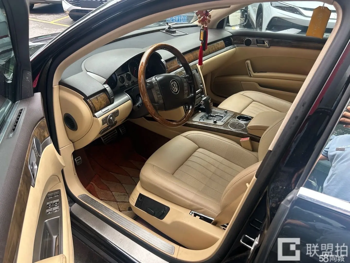 Volkswagen Pheaton 2010 immagine di auto #4