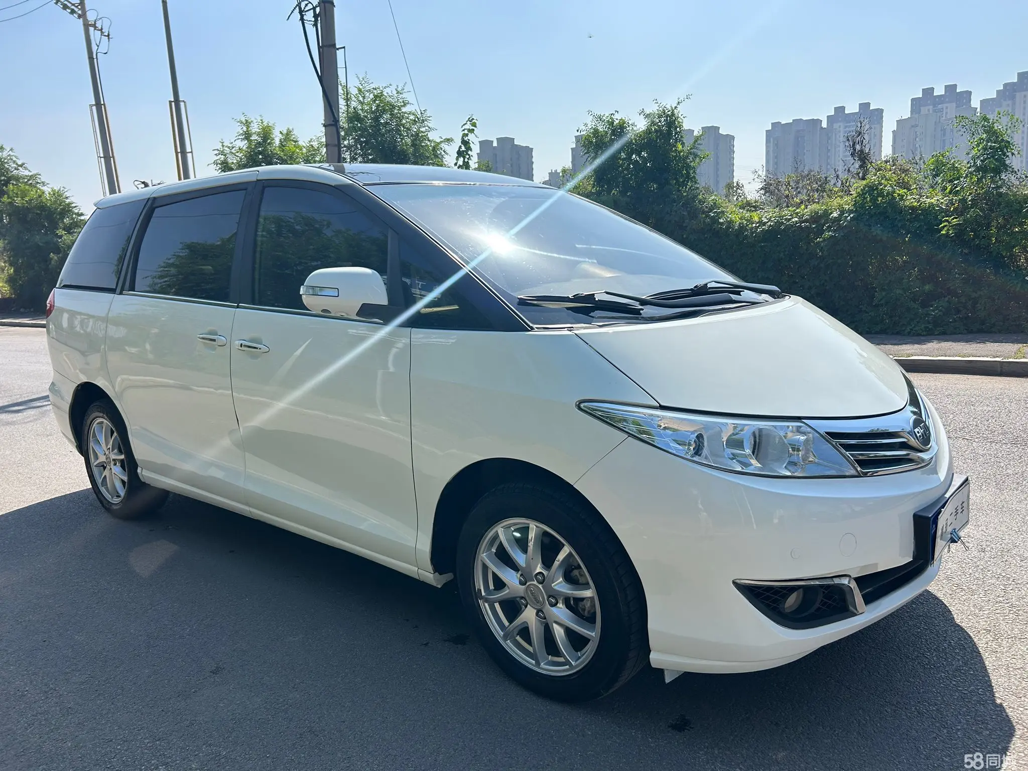 BYD M6 2014 car image #4