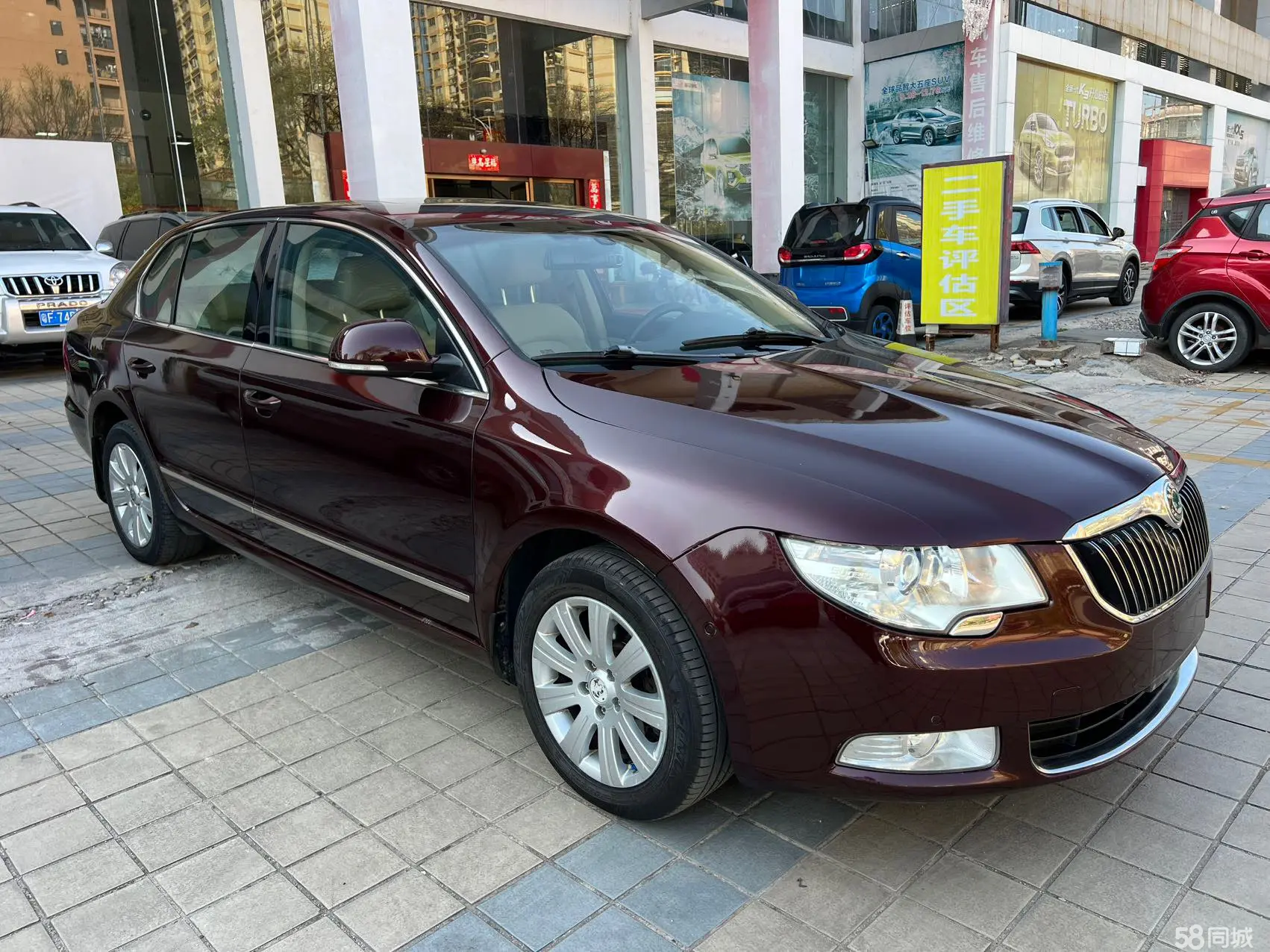 Skoda Superb 2013 car image #4
