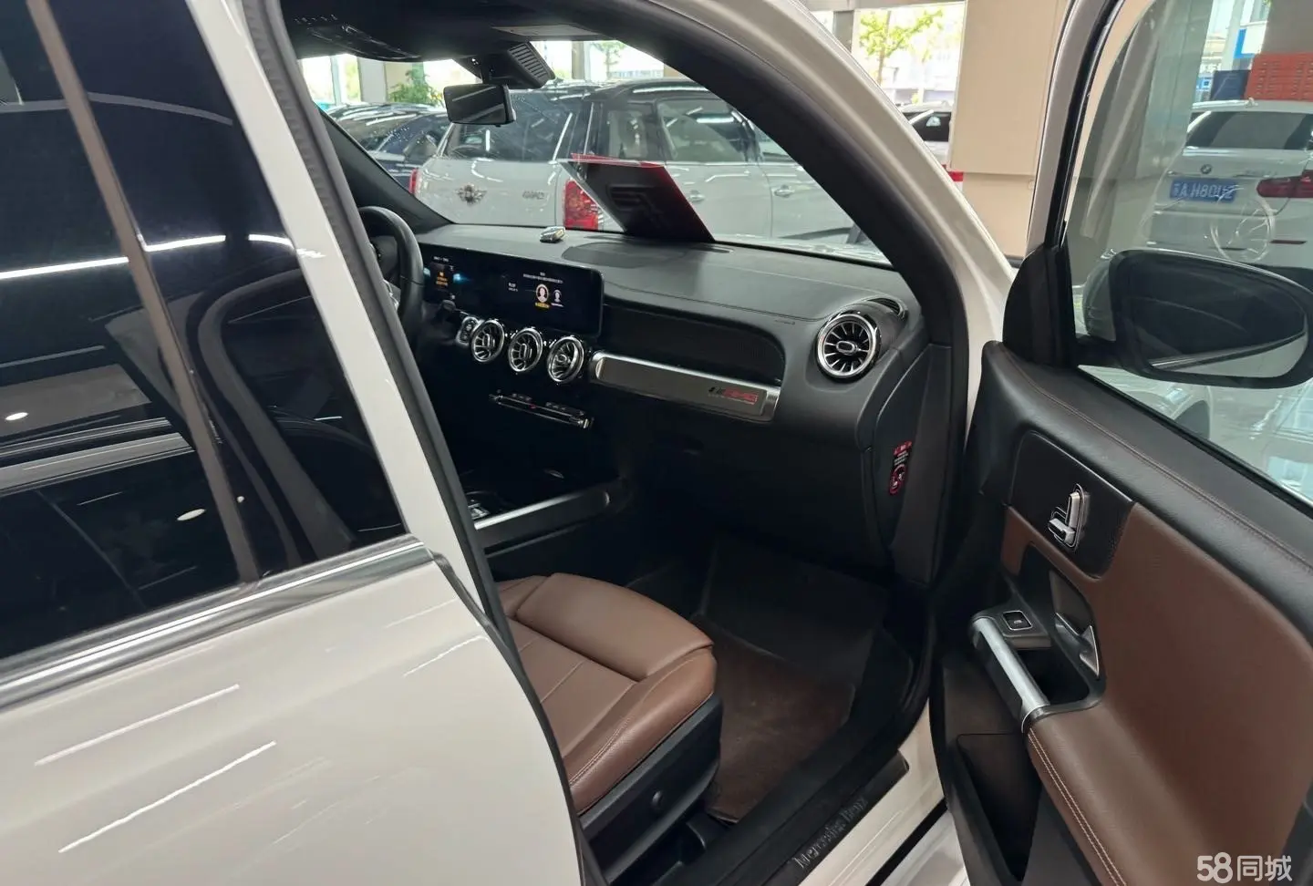 Mercedes-Benz GLB Class 2020 immagine di auto #4