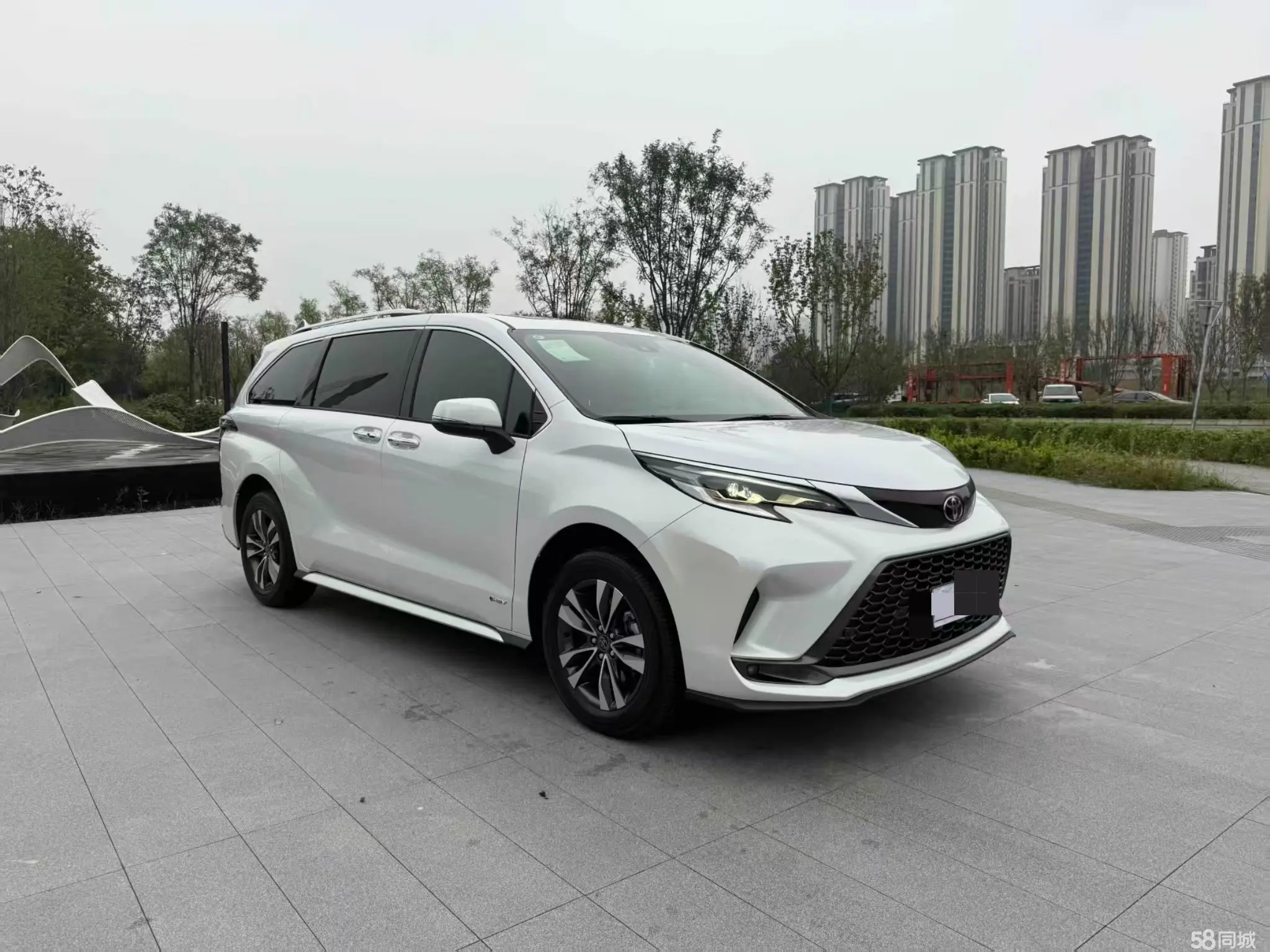 Toyota Granvia 2025 car image #4