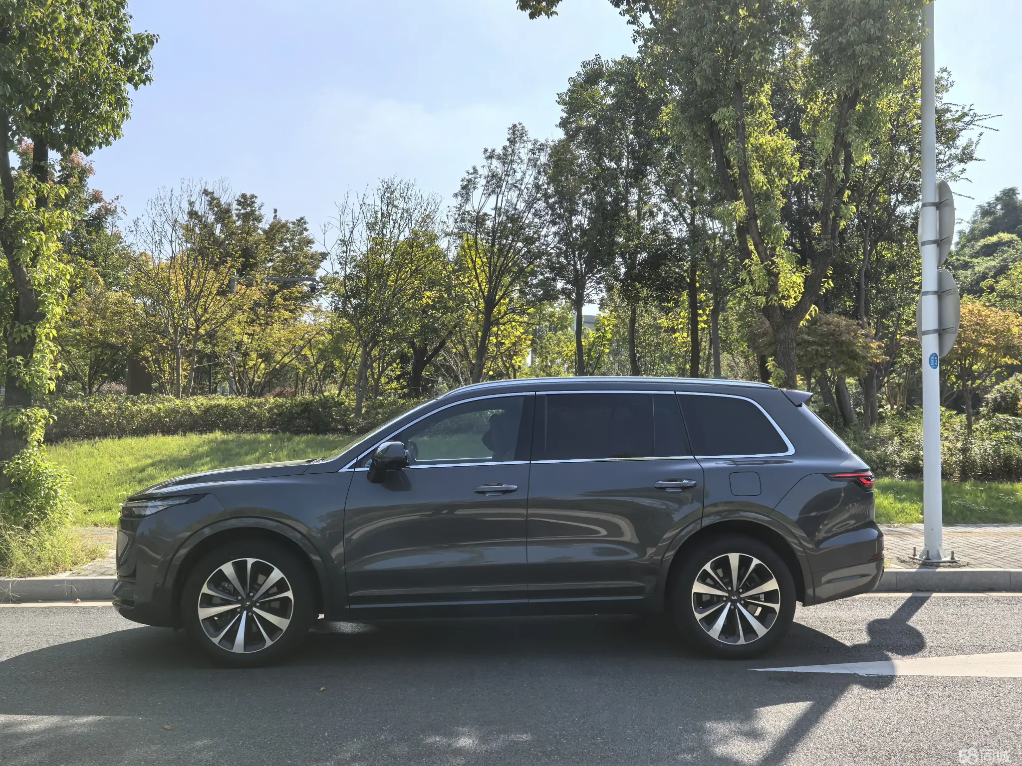 理想汽车 理想i6 2021 汽车图片 #4