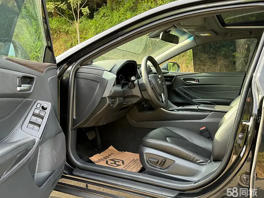 Toyota Avalon 2019 car image #4