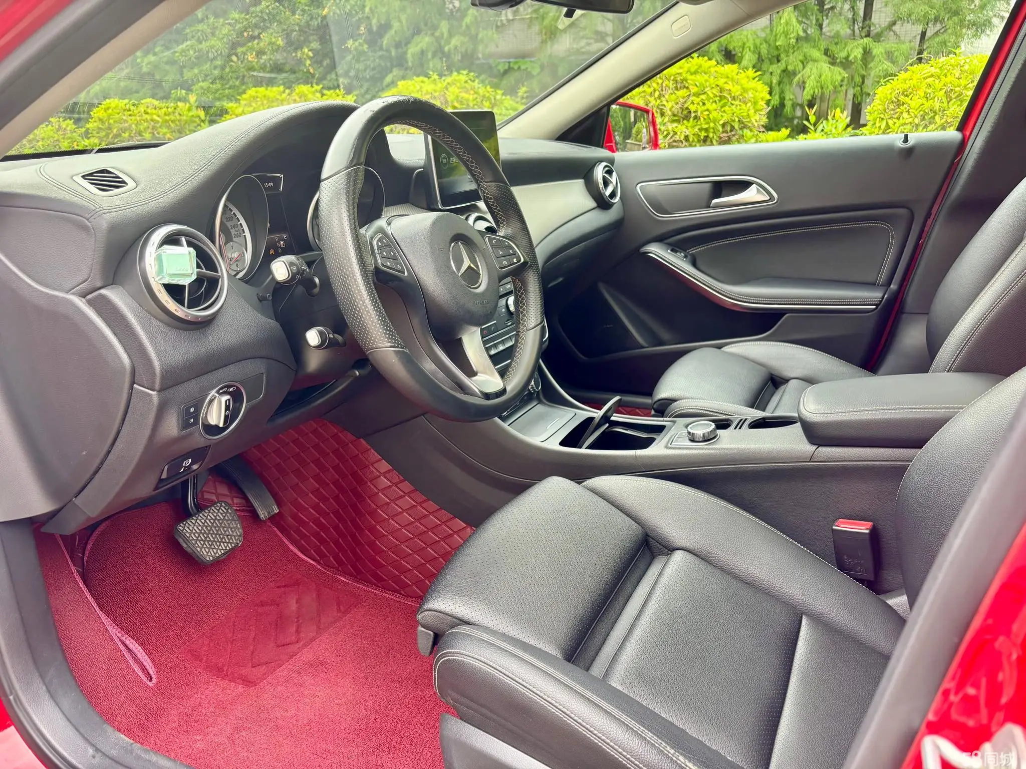 Mercedes-Benz GLA Class 2016 immagine di auto #4