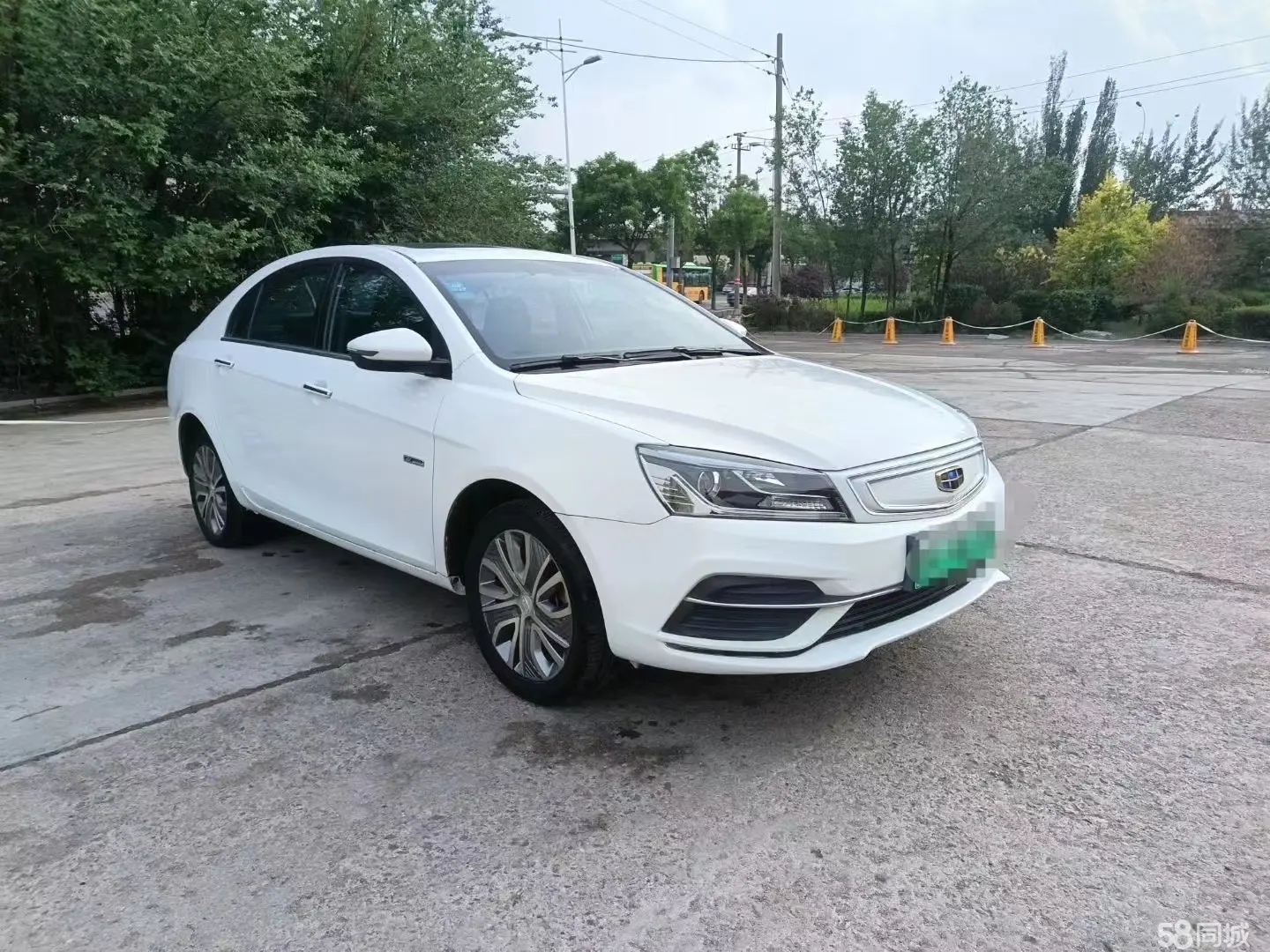 GEELY Emgrand New Energy 2018 car image #4