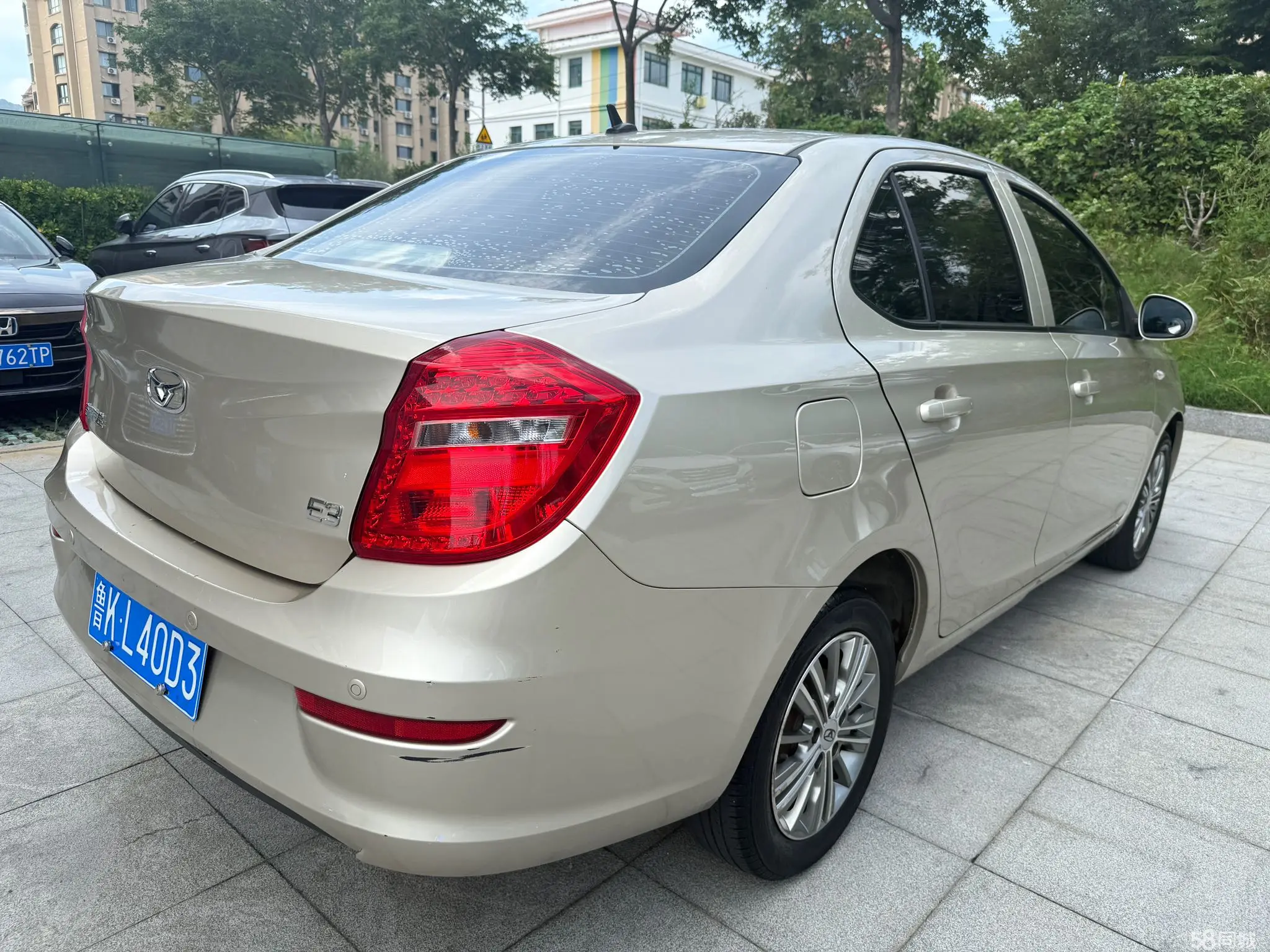 Kaiyi E3 2018 #4 Kaiyi E3 2018 car image #4