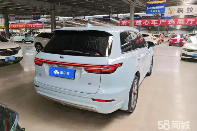 Li i8 2020 изображение автомобиля #4