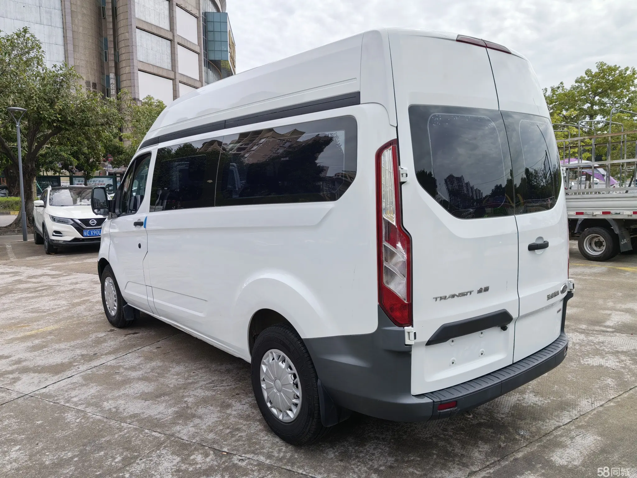 Ford Transit 2020 car image #4