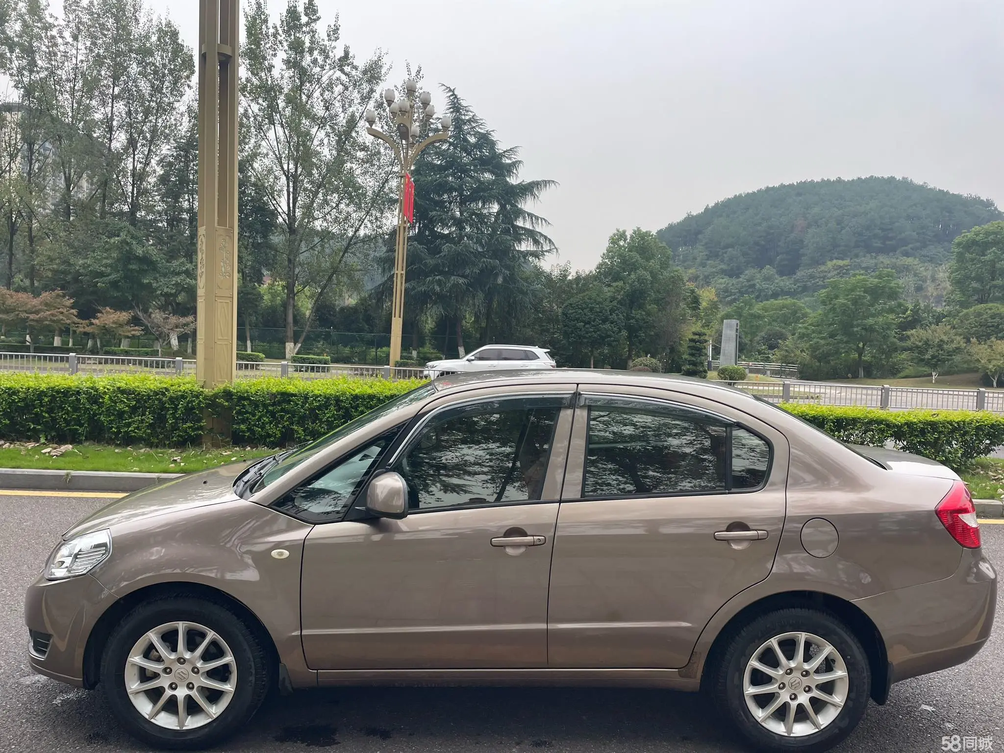 Suzuki SX4 Sedan 2013 imagem de carro #4