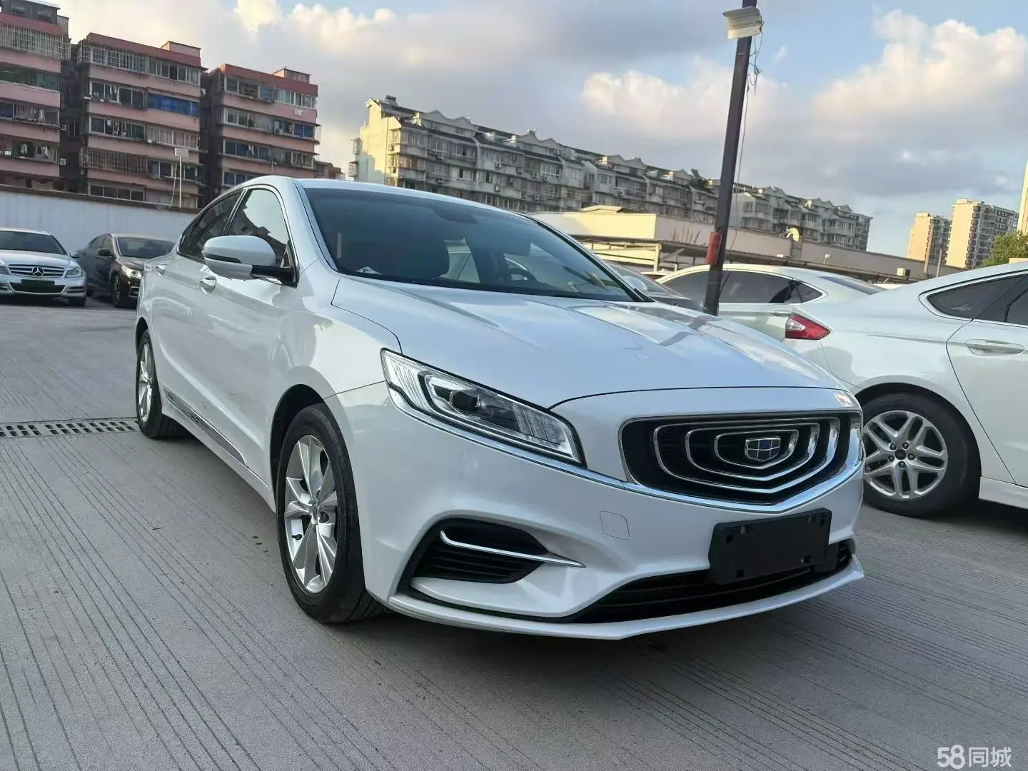 GEELY Ulion New Energy 2018 #4 GEELY Ulion New Energy 2018 car image #4