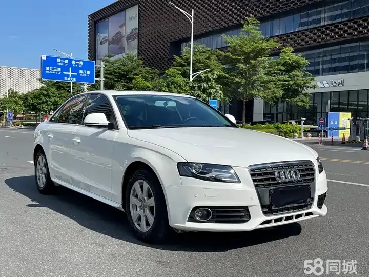 Audi A4 2010 car image #4