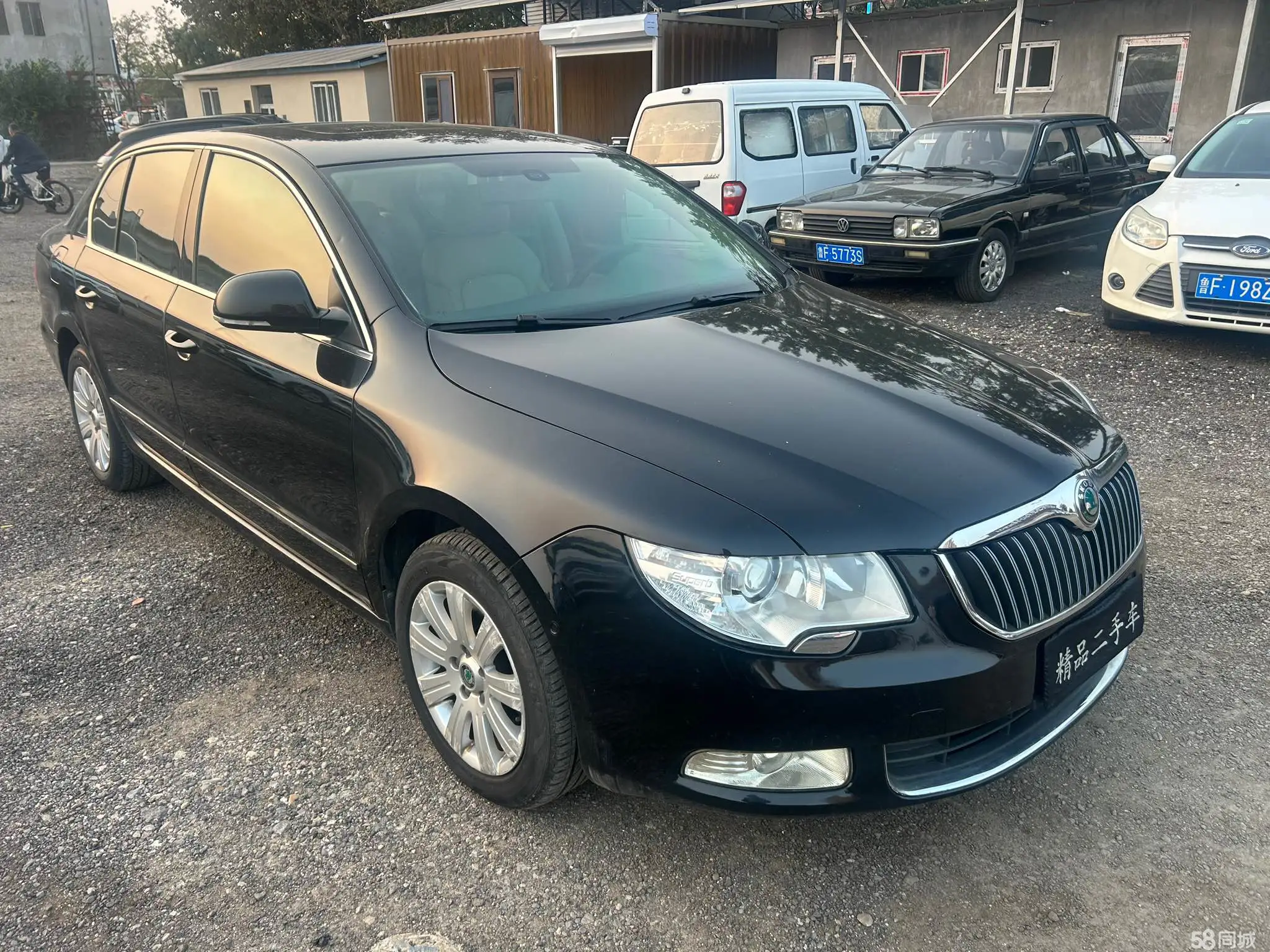 Skoda Superb 2013 car image #4