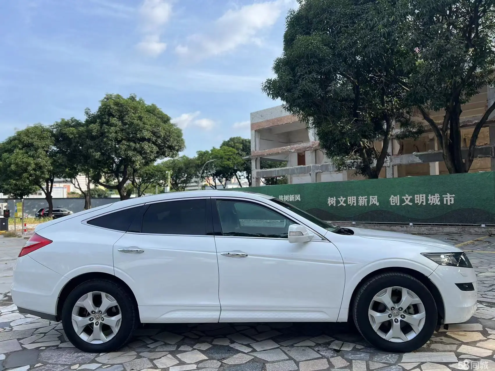 Honda CROSSTOUR 2010 #4 Honda CROSSTOUR 2010 car image #4