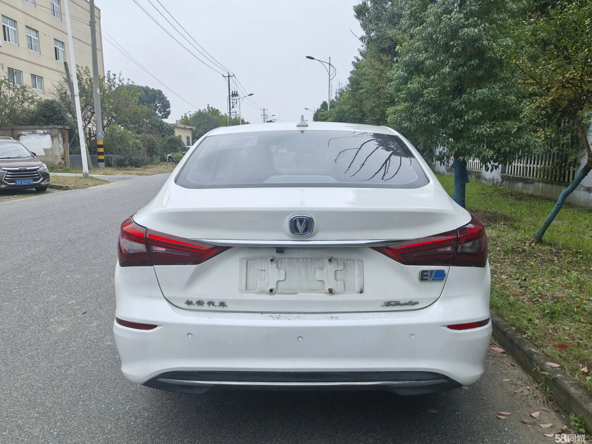 Changan Eado EV 2019 car image #4