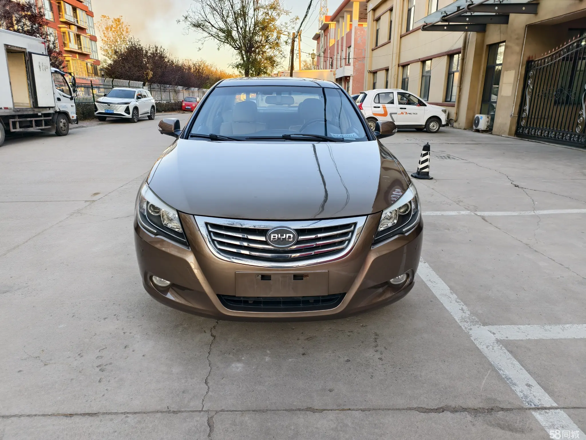 BYD G6 2012 #4 BYD G6 2012 car image #4