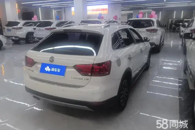 Volkswagen Cross Lavida 2015 #4 Volkswagen Cross Lavida 2015 car image #4