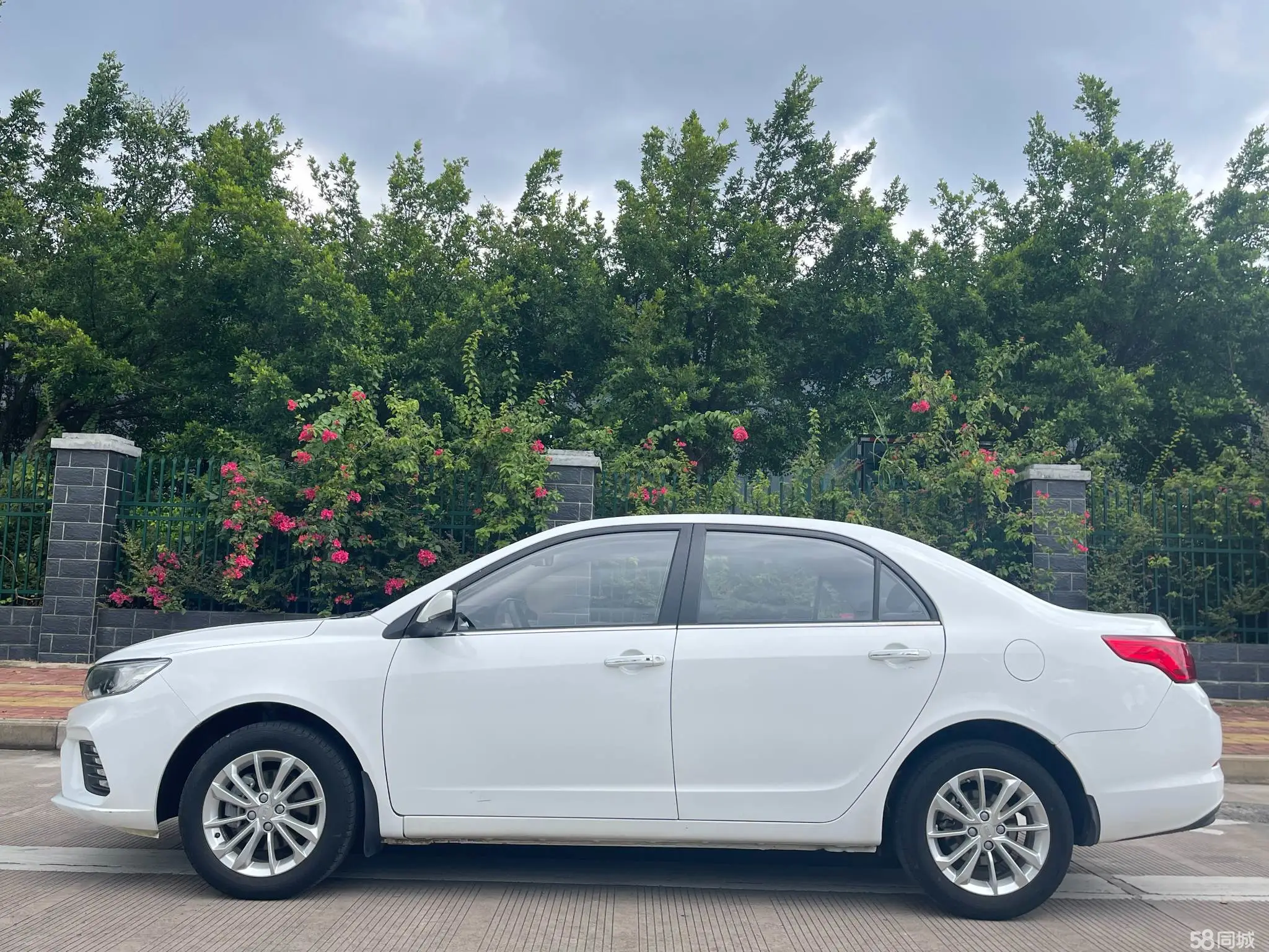 GEELY Vision 2019 image de voiture #4