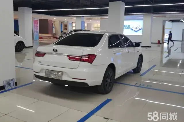 BYD Qin 2020 صورة سيارة #4