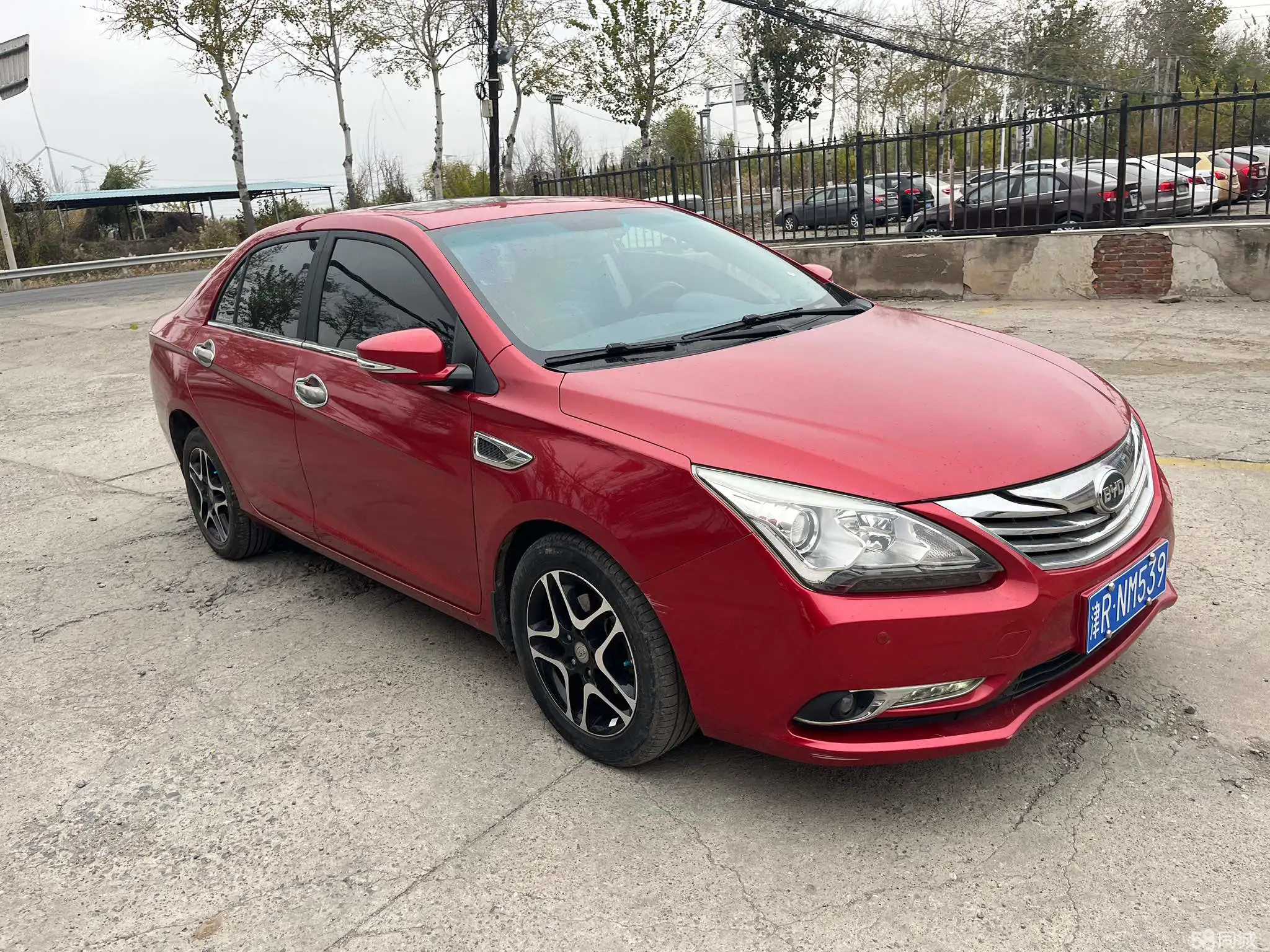 BYD G5 2014 #4 BYD G5 2014 car image #4