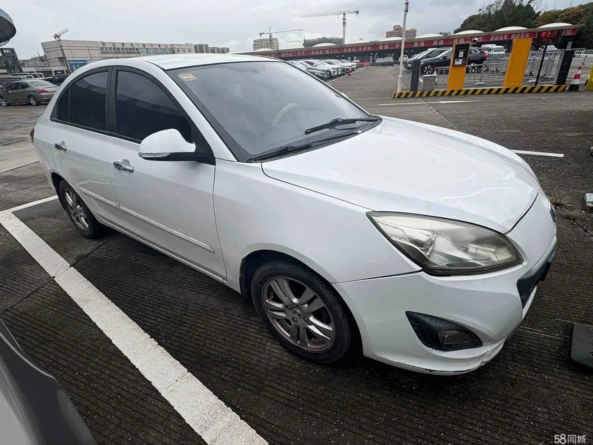 Changan Alsvin V5 2014 car image #4